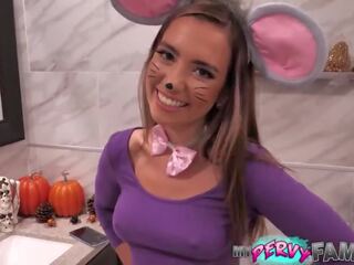 Cutie Step-sister Is Dressed As a Mouse Gets Big peter Pounding